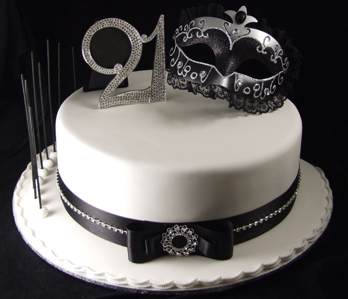 Торт девушке на 21. Стильный торт для девушки. Торт на день рождения девушке. Торт на 20 лет девушке.